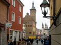 20120229-Wuerzburg-Altstadt - das Alte Rathaus Grafeneckart, rechts hinten der Kiliansdom